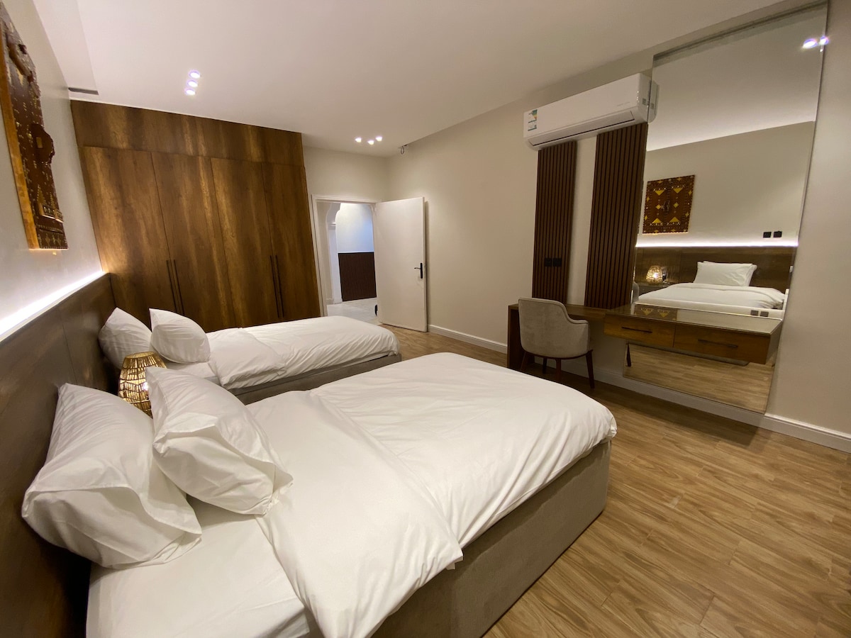 4923c728-089f-4cd5-a386-3346f2137521