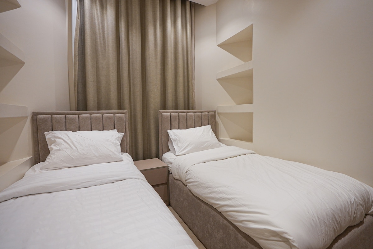 76a04b66-d1b9-46a8-9662-497297516eba