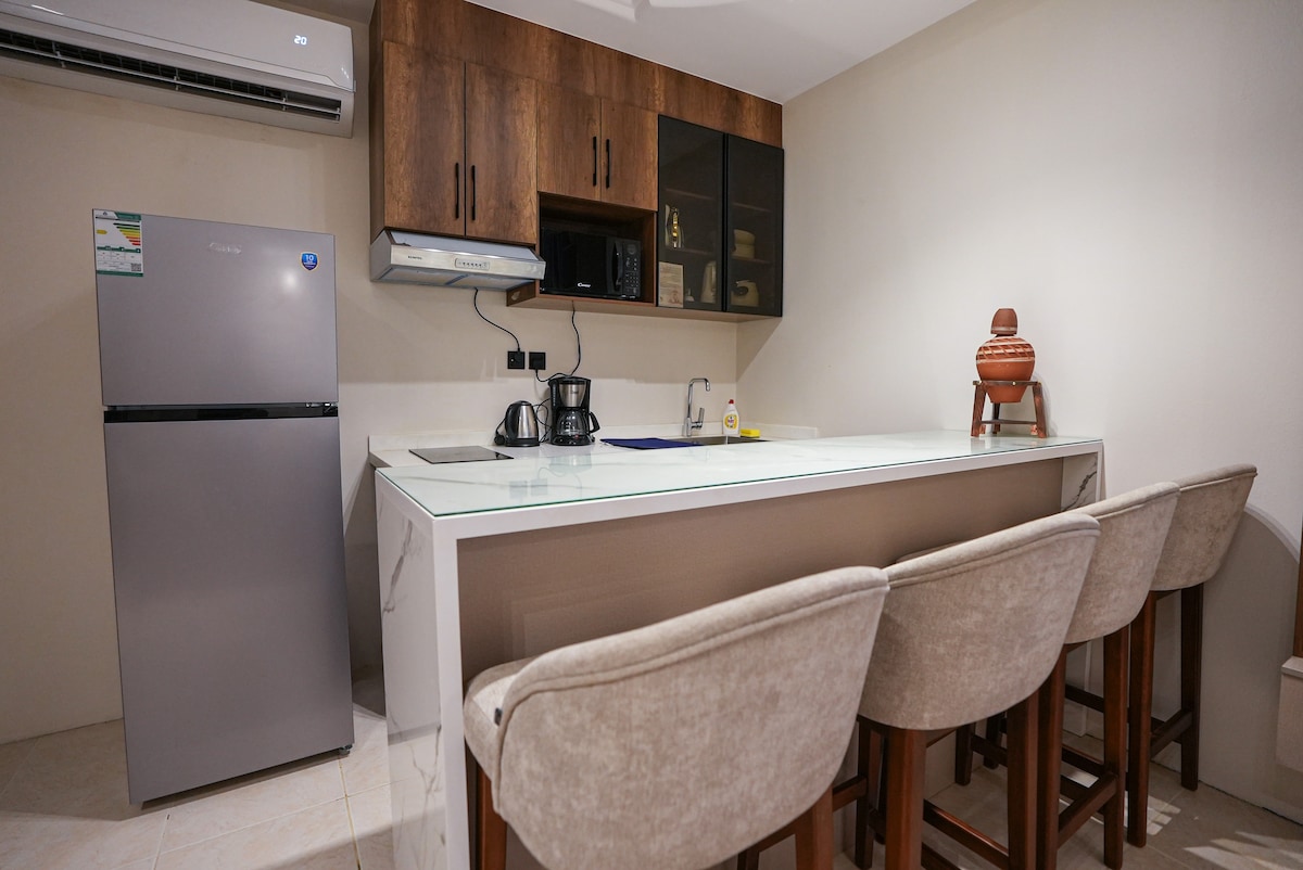 7c03057d-bc2f-401b-a523-c881b838b74c