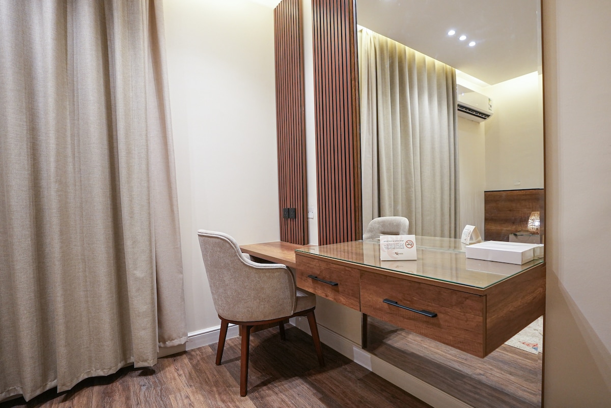 aa0051e8-f2f6-475c-b41d-4eefac10768d